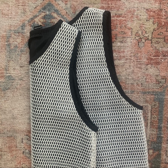 Netted Crop Top - Picture 4 of 4